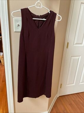 Ann Taylor Sleeveless V-Neck Midi Dress in Plum